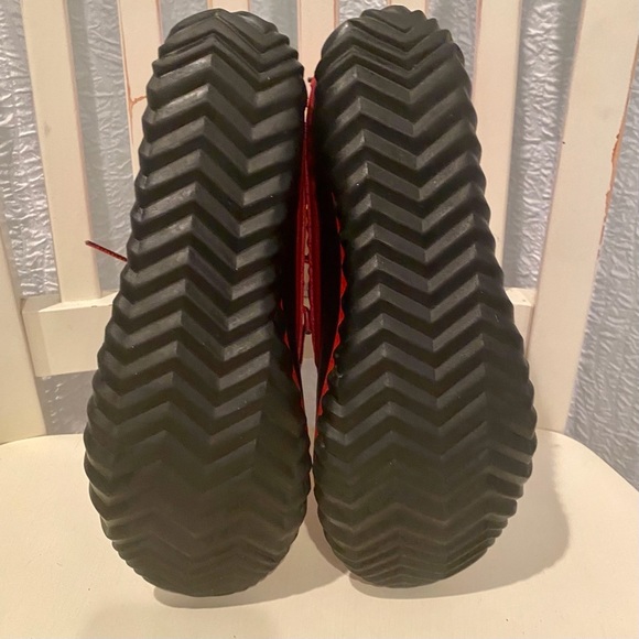 Sorel Out n About Rain Boot Patent Red Black - Picture 7 of 10